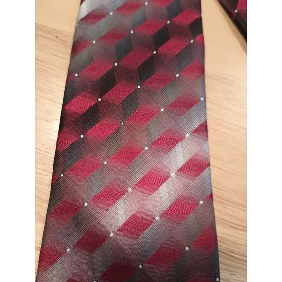 Van Heusen Other - Van Heusen Men's Red Geometric Classic Collection Tie 100% Polyester